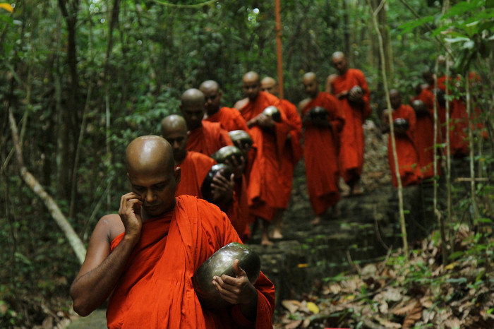 Монахи, Шри-Ланка