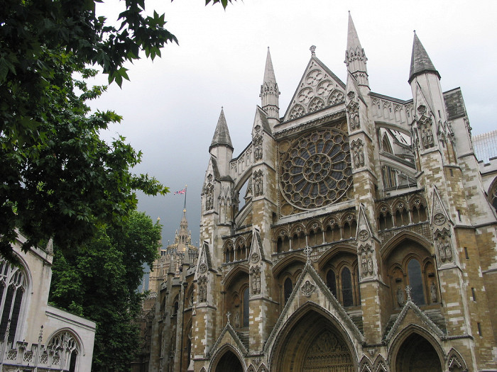 Вестминстерское аббатство в Лондоне летом