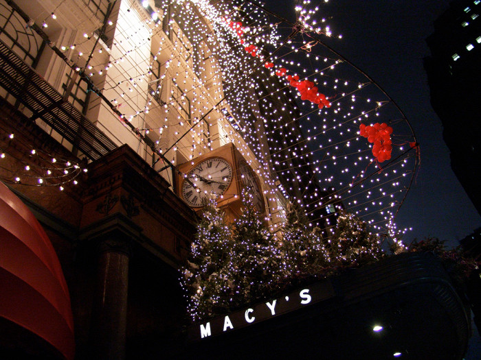 Крупнейшая сеть розничной торговли Macy's в Нью-Йорке