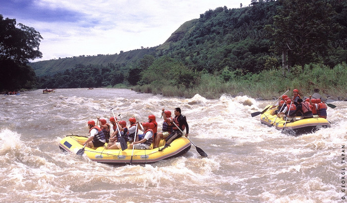 Сплав по реке близ города Давао