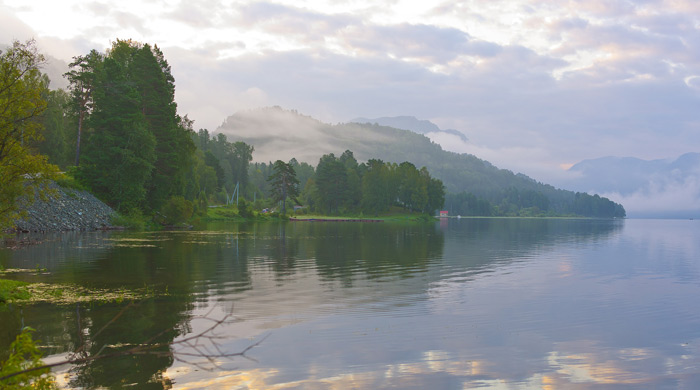 7-крутых-озер-России,-которые-могут-заменить-морской-отдых5