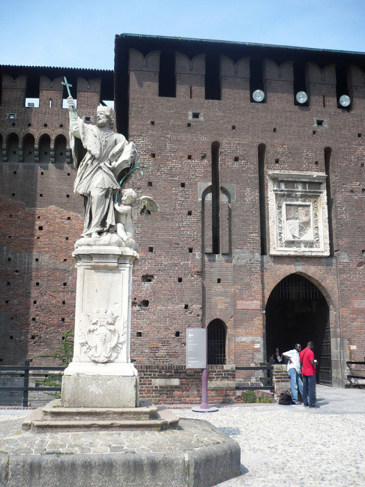 Статуя Франческо Сфорца, Замок Сфорца, Милан
