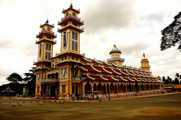 Один из прекрасных храмов Вьетнама