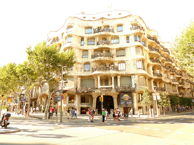 Фасад дома Мила, Барселона