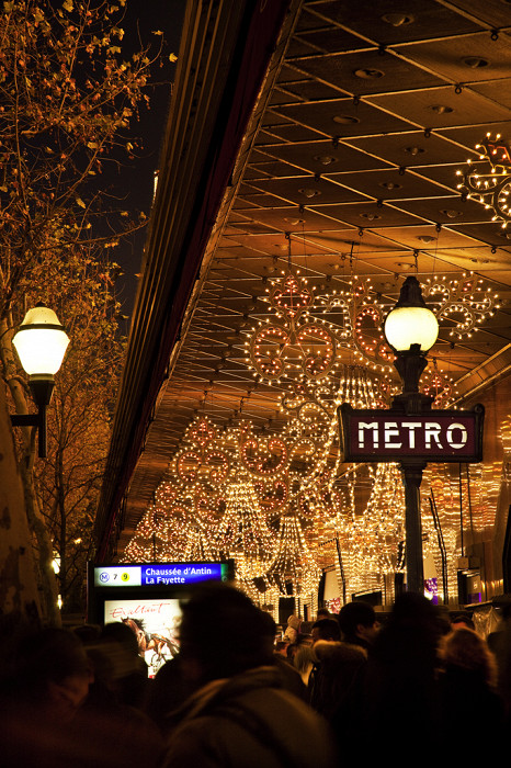 Парижское метро в Новый год