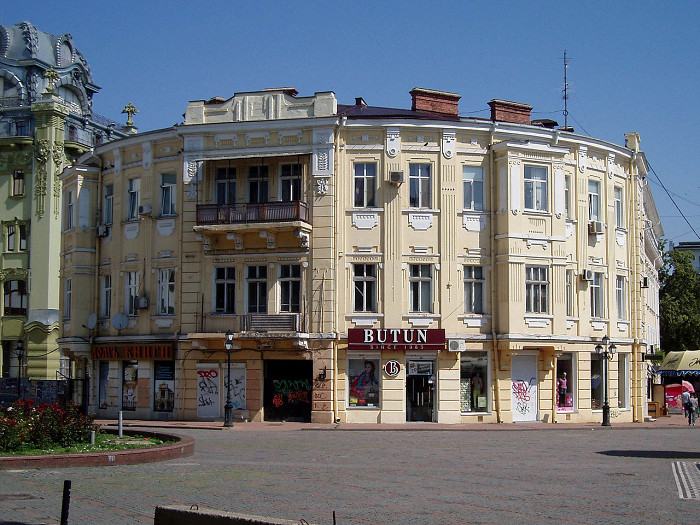 Здание на Дерибасовской