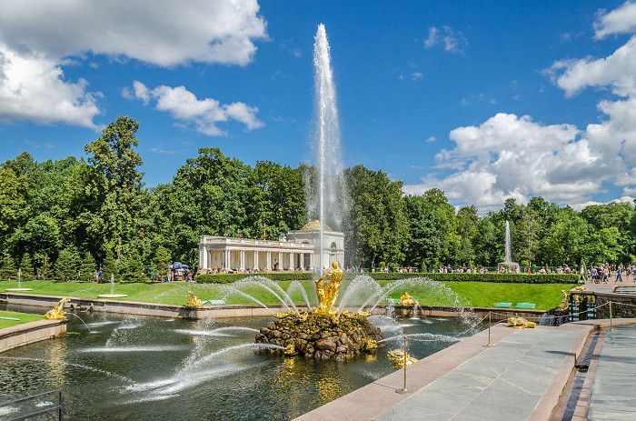 Фонтан самсон раздирающий пасть льва в петергофе фото