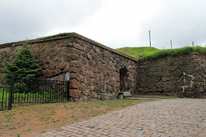 бастион панцерлакс выборг история. 7h5bzbmnal0c0skscow4wccck. бастион панцерлакс выборг история фото. бастион панцерлакс выборг история-7h5bzbmnal0c0skscow4wccck. картинка бастион панцерлакс выборг история. картинка 7h5bzbmnal0c0skscow4wccck. Со времен шведского периода в Выборге сохранился всего один бастион, стоящий здесь с конца 16 века — Панцерлакс. Когда-то один из пары угловых бастионов Горнверка, пристроенного к Каменному городу, был одним из самых важных укреплений комплекса Рогатой крепости на побережье Выборгского залива. Могучие стены служили защитой войскам, которые стреляли по врагу из шести бойниц, расположенных на трех ярусах бастиона. бастион панцерлакс выборг история. 7h5bzbmnal0c0skscow4wccck. бастион панцерлакс выборг история фото. бастион панцерлакс выборг история-7h5bzbmnal0c0skscow4wccck. картинка бастион панцерлакс выборг история. картинка 7h5bzbmnal0c0skscow4wccck. Со времен шведского периода в Выборге сохранился всего один бастион, стоящий здесь с конца 16 века — Панцерлакс. Когда-то один из пары угловых бастионов Горнверка, пристроенного к Каменному городу, был одним из самых важных укреплений комплекса Рогатой крепости на побережье Выборгского залива. Могучие стены служили защитой войскам, которые стреляли по врагу из шести бойниц, расположенных на трех ярусах бастиона.