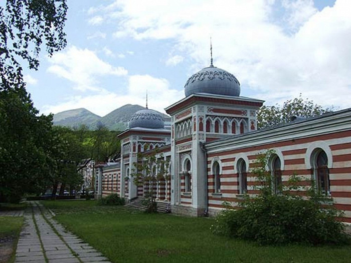 Здание Островских ванн в Железноводске