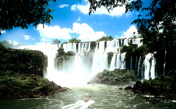Вид на водопады Игуасу