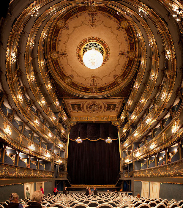 Сословный театр в Праге, интерьер зала