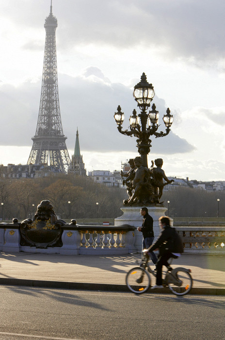 Поймать настроение Парижа на велосипеде