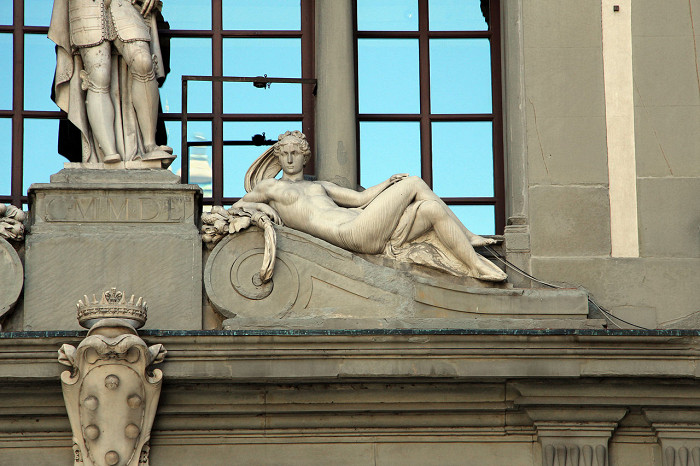 Галерея Уффици, скульптура на фасаде