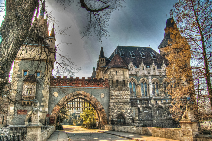 Сказочный замок Вайдахуняд, Венгрия