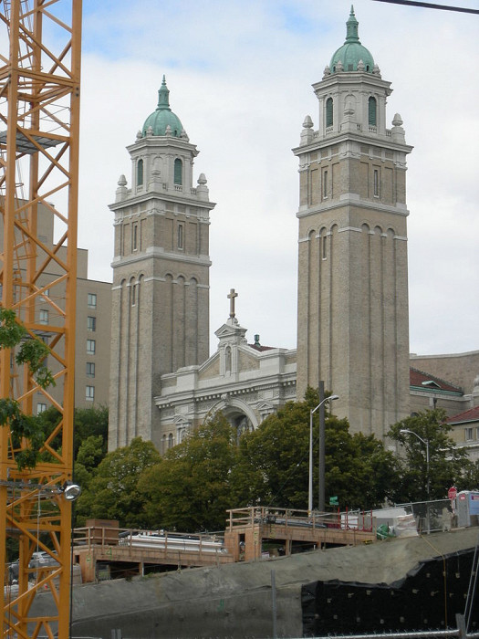 Вид на собор Сент-Джеймс