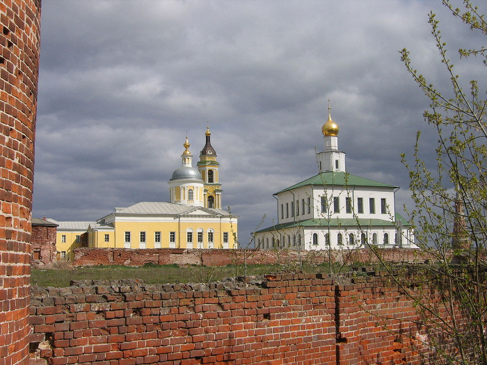 Вид на Богоявленский Старо-Голутвин монастырь в Коломне