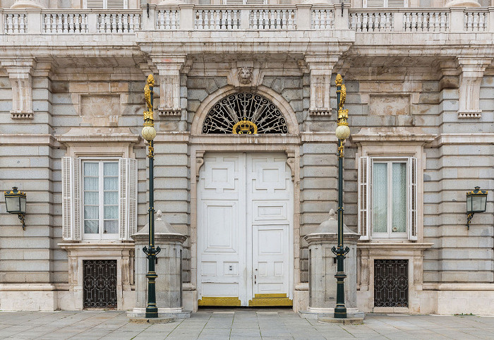Королевский дворец в Мадриде, вход