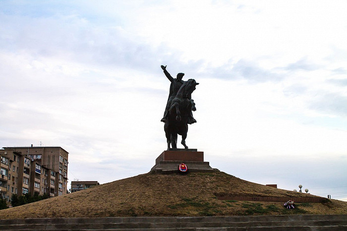Памятник Оке Городовикову