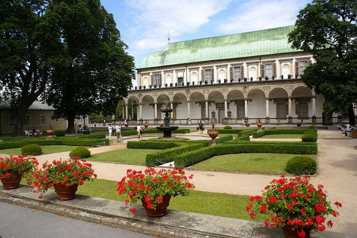 Пражский Град, Летний дворец королевы Анны и Королевский сад