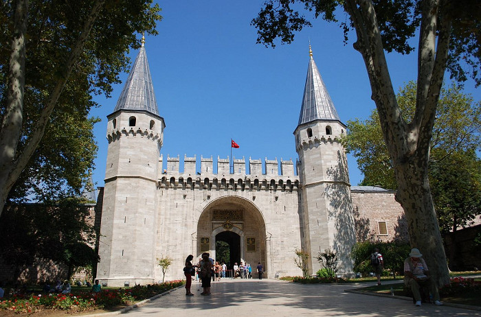 Дворец Топкапы, ворота