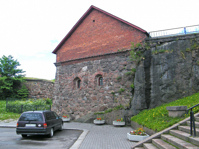 бастион панцерлакс выборг история. 922ifuv40agwcwk4gwkk8w4o0. бастион панцерлакс выборг история фото. бастион панцерлакс выборг история-922ifuv40agwcwk4gwkk8w4o0. картинка бастион панцерлакс выборг история. картинка 922ifuv40agwcwk4gwkk8w4o0. Со времен шведского периода в Выборге сохранился всего один бастион, стоящий здесь с конца 16 века — Панцерлакс. Когда-то один из пары угловых бастионов Горнверка, пристроенного к Каменному городу, был одним из самых важных укреплений комплекса Рогатой крепости на побережье Выборгского залива. Могучие стены служили защитой войскам, которые стреляли по врагу из шести бойниц, расположенных на трех ярусах бастиона. бастион панцерлакс выборг история. 922ifuv40agwcwk4gwkk8w4o0. бастион панцерлакс выборг история фото. бастион панцерлакс выборг история-922ifuv40agwcwk4gwkk8w4o0. картинка бастион панцерлакс выборг история. картинка 922ifuv40agwcwk4gwkk8w4o0. Со времен шведского периода в Выборге сохранился всего один бастион, стоящий здесь с конца 16 века — Панцерлакс. Когда-то один из пары угловых бастионов Горнверка, пристроенного к Каменному городу, был одним из самых важных укреплений комплекса Рогатой крепости на побережье Выборгского залива. Могучие стены служили защитой войскам, которые стреляли по врагу из шести бойниц, расположенных на трех ярусах бастиона.