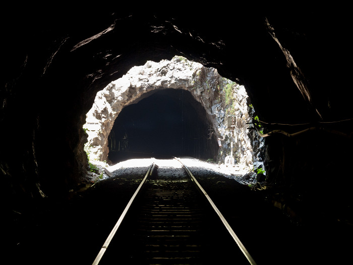 Тоннель железной дороги до водопада Дудхсагар, Индия