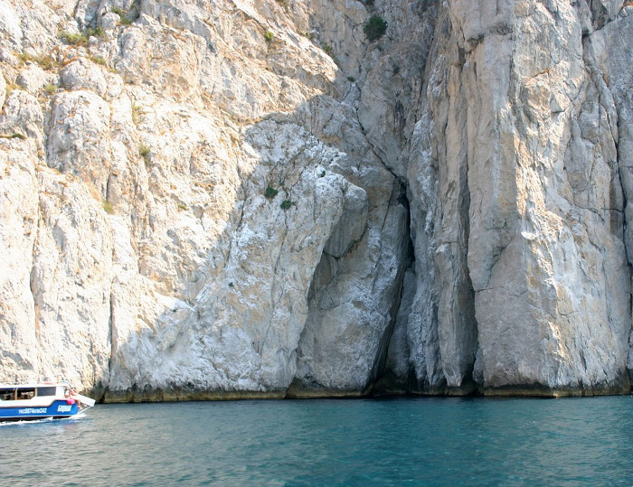Мыс Айя, скалы