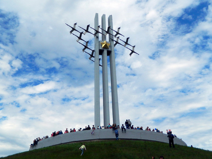 Журавли саратов памятник картинка