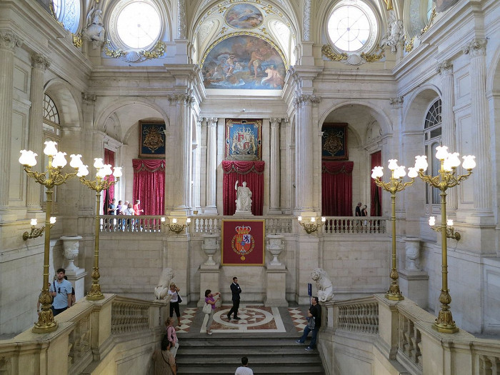 Королевский дворец в Мадриде, интерьер