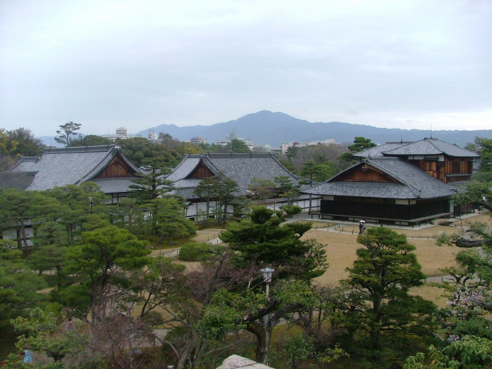 Вид на замок Нидзё в Киото
