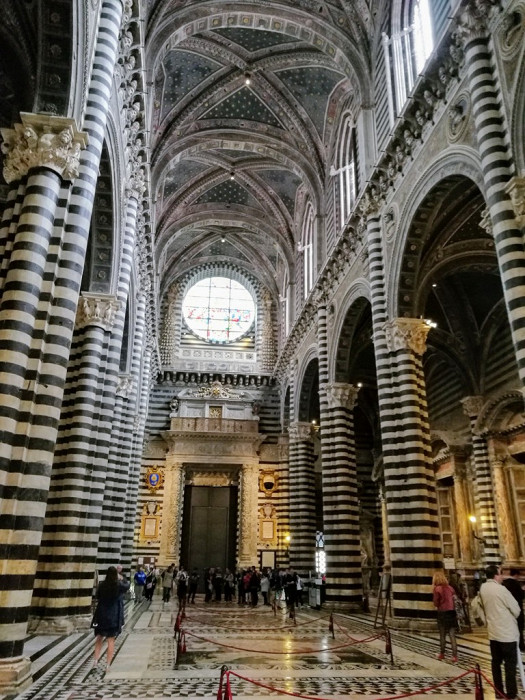Внутреннее убранство Сиенского собора, Италия