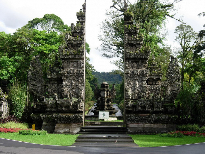 Ботанический сад Бали, ворота