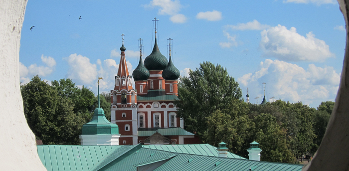 Храм михаила москва. Ярославль. Храм Архангела Михаила Новокузнецк. Церкви Михаила Архангела с высоты в Ярославле фото. Фото вид церкви Михаила Архангела со стороны пруда.