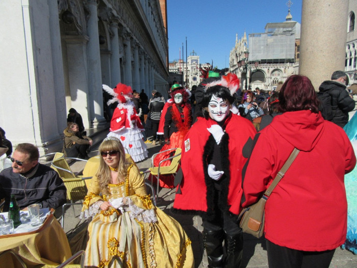 3 факта, которые перевернут ваши представления о Венецианском карнавале E