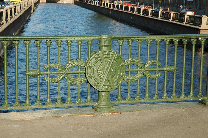 Вознесенский мост в Санкт-Петербурге, деталь ограды