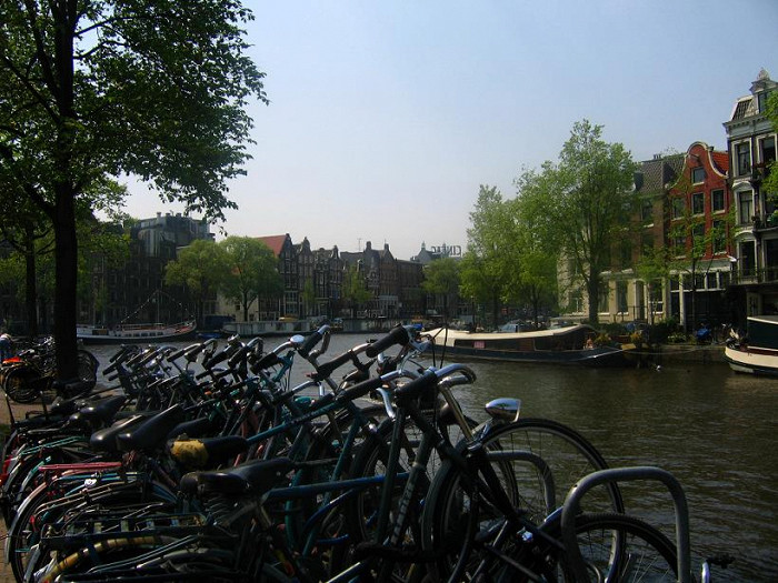 Велосипеды на улицах Амстердама, Нидерланды