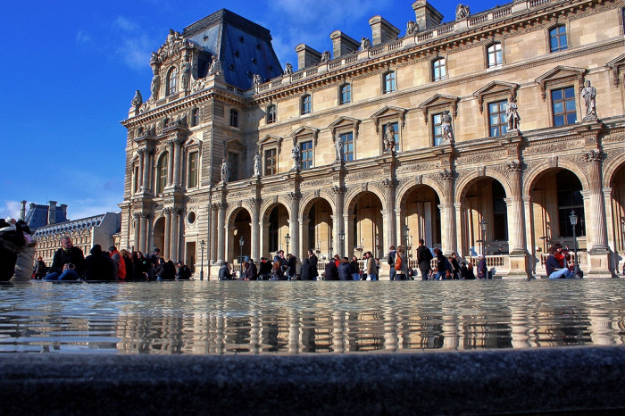 Очереди в Лувр, Париж