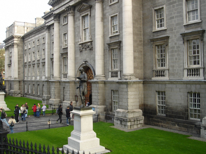 Дублинский университет, старейшее высшее учебное заведение в Ирландии