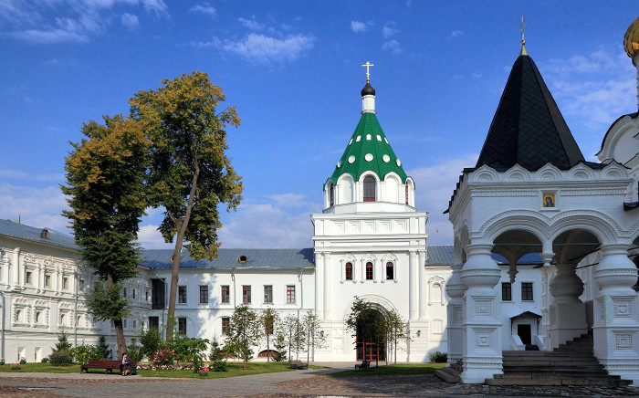 Архиерейский корпус с церковью Хрисанфа и Дарьи, Ипатьевский монастырь, Кострома