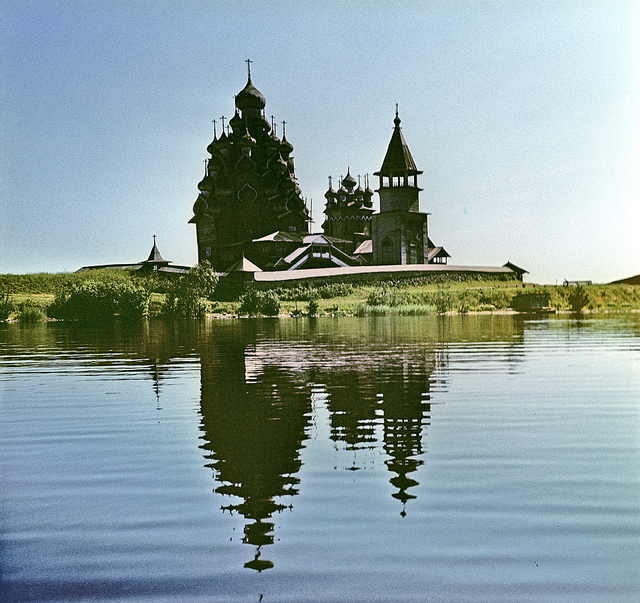 Вид музея с озера, Кижи, Республика Карелия