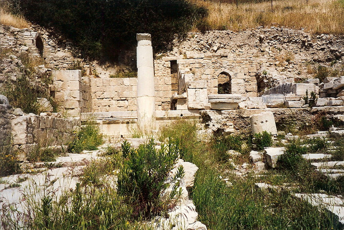 Руины древнего города Аматус