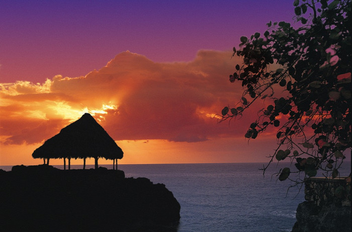 Закат у берегов Ямайки