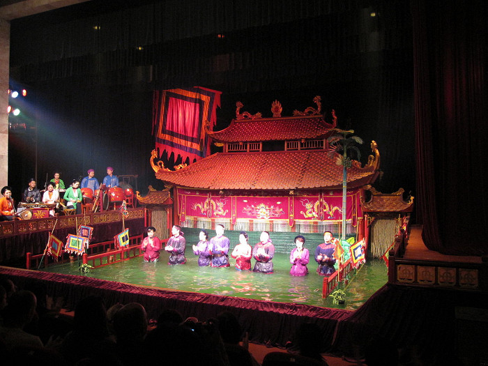 Вьетнамский кукольный театр на воде, артисты и музыканты