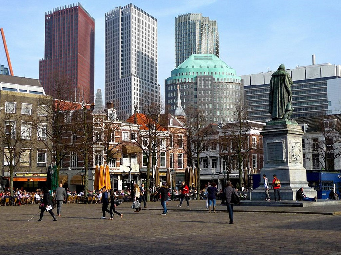 Площадь Плейн в Гааге