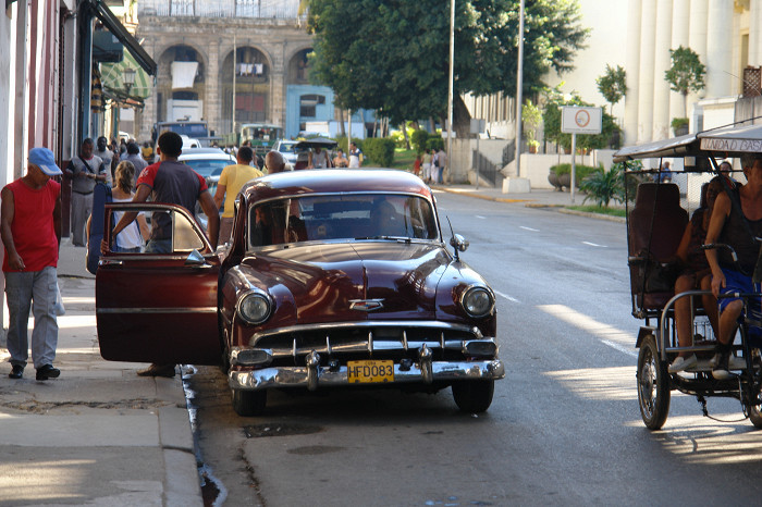 Олдмобили радуют своим блеском и размерами, Куба