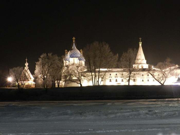Суздальский кремль зимней ночью