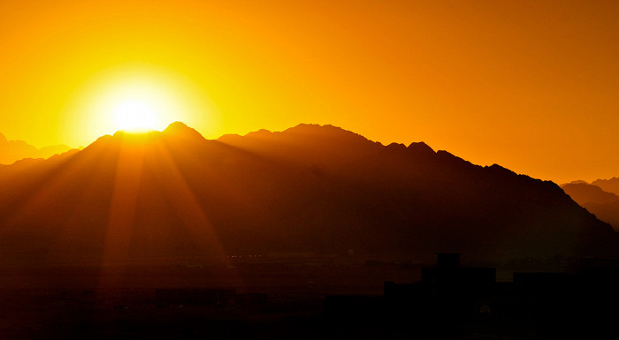 Восход над горой Синай