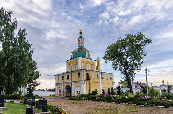 Надвратная церковь Петра и Павла в Никольском Переславском монастыре