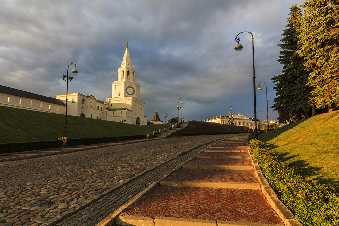 Вид на Спасскую башню с надвратной церковью Спаса Нерукотворного, Казанский кремль