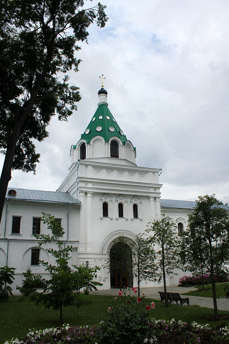 Ипатьевский монастырь, Святые ворота